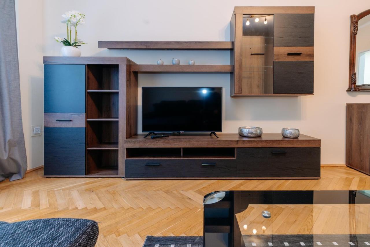 קרלובי וארי Apartments Tgm 11 מראה חיצוני תמונה